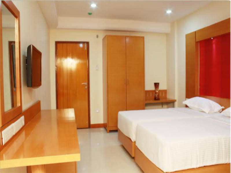 Fabhotel Prime Mahalaya Residency - Nr Chennai International Airport Exterior foto