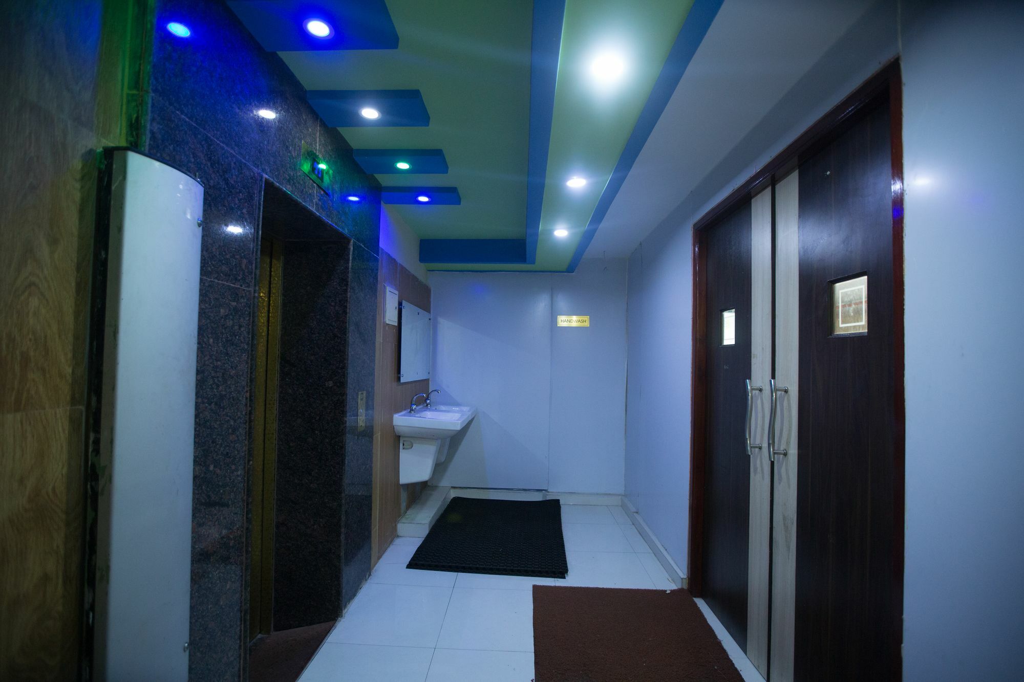 Fabhotel Prime Mahalaya Residency - Nr Chennai International Airport Exterior foto